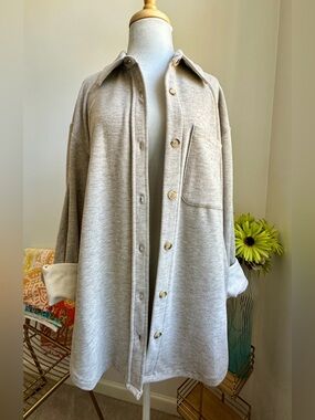bobi Los Angeles - Beige cozy button up shirt/jacket/shacket